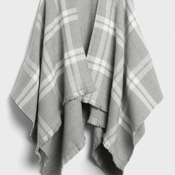 Banana Republic Factory Grey White Plaid Poncho NWT - Picture 5 of 8